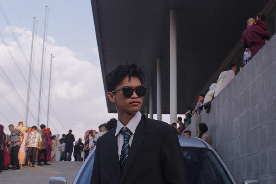 Sesi foto potret profesional untuk profil eksekutif, CV, dan portofolio.